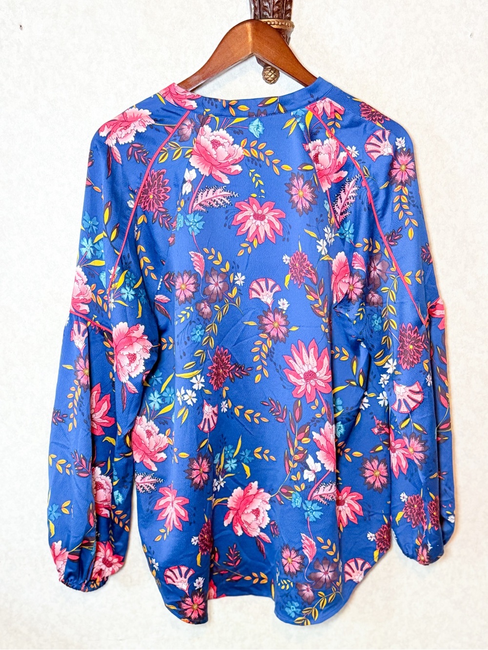 LOFT Blue Floral Blouse L Long Sleeve Red Trim V-Neck Boho Tunic Preppy Resort - Picture 5 of 8